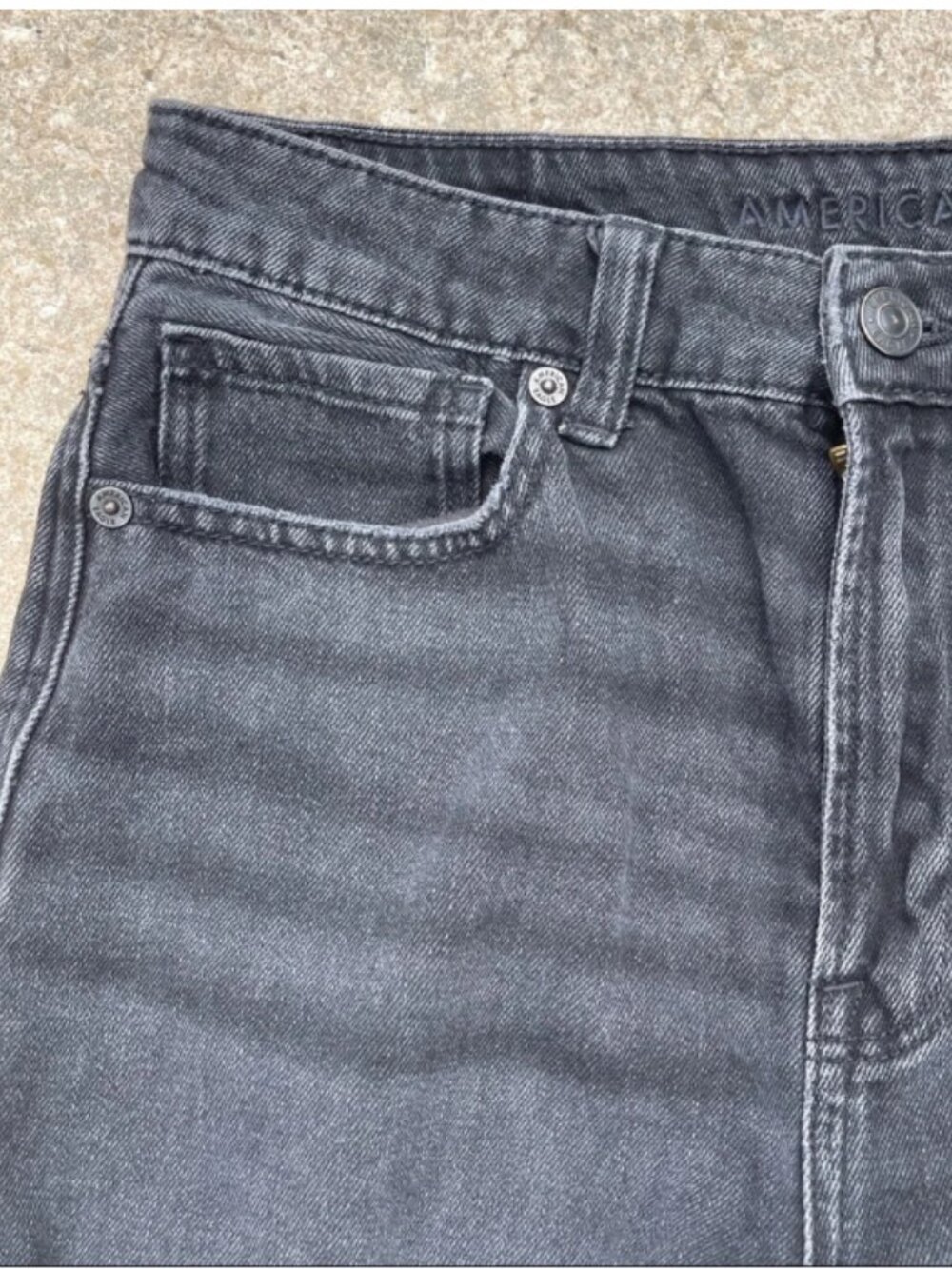 American Eagle Highest Rise Mom Jeans Black Distressed Womens 4 Extra Short 4XS - Picture 4 of 10